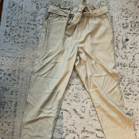 a new day Paper Bag High Waisted Tapered Pants with tags SIZE LARGE - Picture 4 of 6